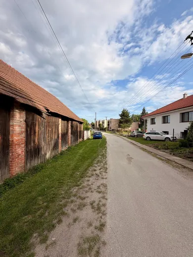 Na predaj pozemok, 700 m², Petrova Ves