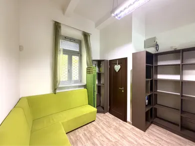 Na prenájom komerčné, 30 m², Nové Zámky, Komárňanská