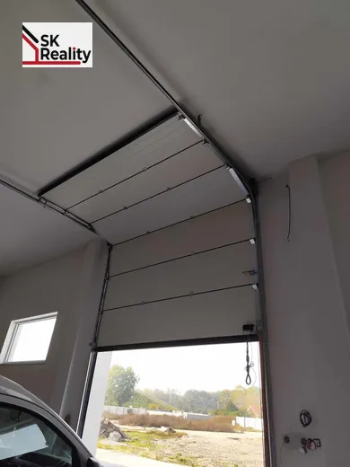 Na prenájom komerčné, 150 m², Komárno