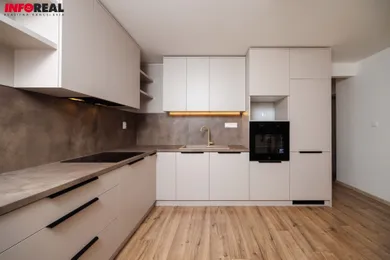 Mieszkania na sprzedaż, 2-pokojowe, Košice-Staré Mesto · €207 900