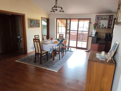 Mieszkania na wynajem, 4-pokojowe, Pezinok · €950