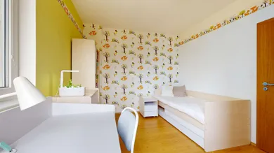 Na predaj 3-izbový byt, 79 m², Bratislava-Ružinov, Kaštieľska