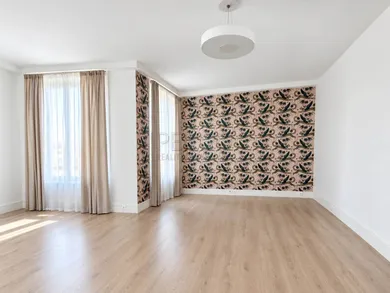 Na prenájom 3-izbový byt, 222 m², Bratislava-Staré Mesto, Gorkého