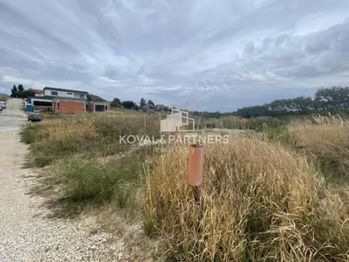 Na predaj pozemok, 670 m², Nitra, Hornočermánska