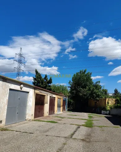 Objekty na predaj, Bratislava-Ružinov · €45 000