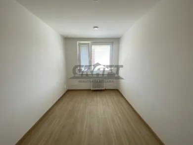 Na predaj 3-izbový byt, 70 m², Bratislava-Ružinov, Vrútocká