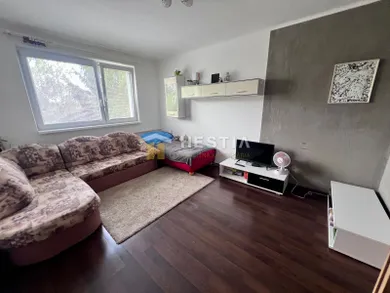 Kiadó lakások, 2-szobás, Senica · €550
