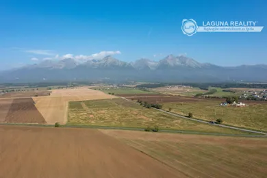 Na predaj pozemok, 800 m², Poprad