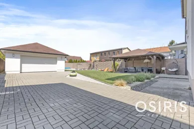 Na predaj 6-izbový dom, 330 m², Rovinka, Okružná