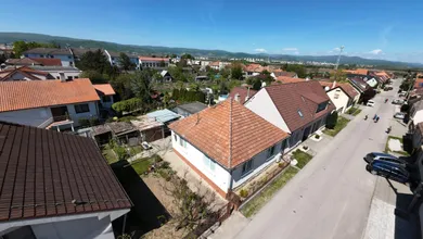 Domy na sprzedaż, 4-pokojowe, Slovenský Grob · €210 000