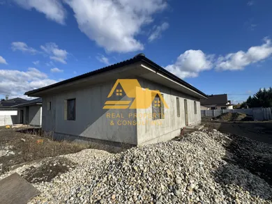 Na predaj 4-izbový dom, 100 m², Nové Zámky
