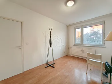Na prenájom 3-izbový byt, 70 m², Bratislava-Ružinov, Palkovičova
