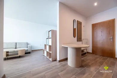 Na prenájom 1-izbový byt, 37 m², Prievidza, Nábrežná