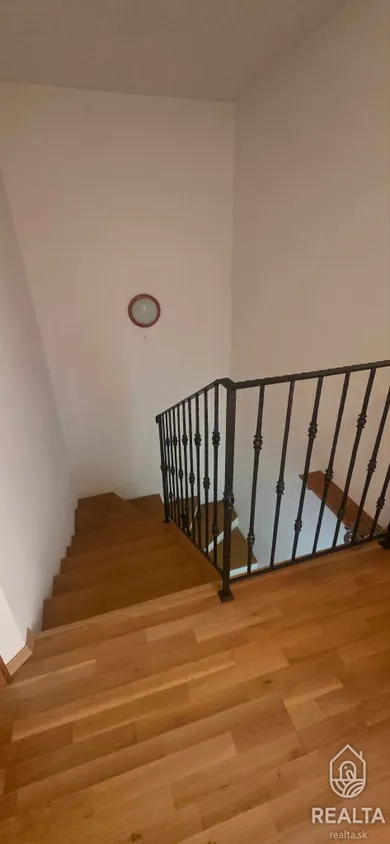 Na predaj 3-izbový byt, 134 m², Poprad, Hviezdoslavova