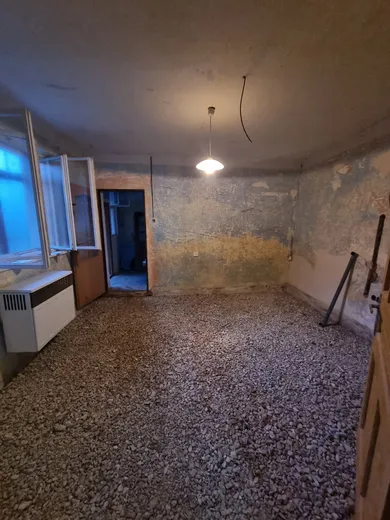 Na prenájom dom, Dobrá Voda