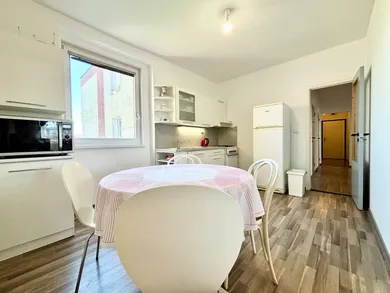 Na predaj 4-izbový byt, Bratislava-Ružinov, Bajzova
