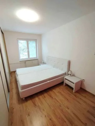 Na prenájom 2-izbový byt, 53 m², Banská Bystrica, Trieda SNP