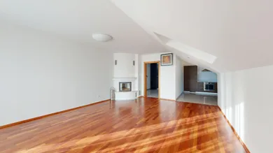 Na prenájom 4-izbový byt, 108 m², Bratislava-Staré Mesto