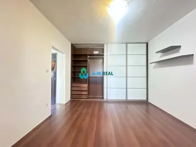Na prenájom 1-izbový byt, 40 m², Dunajská Streda