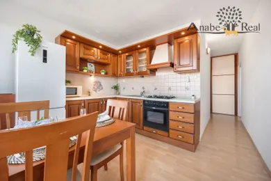 Na predaj 3-izbový byt, 75 m², Bratislava-Lamač, Heyrovského