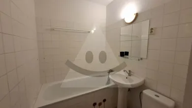 Na prenájom 1-izbový byt, 28 m², Komárno