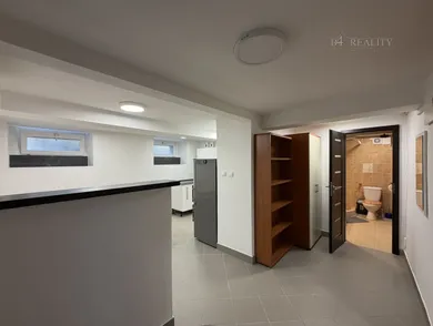 Na predaj komerčné, 48 m², Trenčín, Gen. M. R. Štefánika