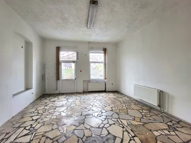 Na predaj objekt, 134 m², Levice, Nám. E. M. Šoltésovej