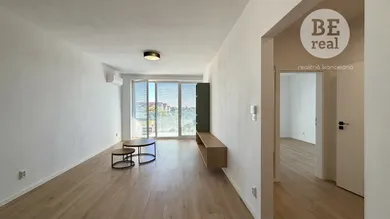 Na prenájom 2-izbový byt, 59 m², Pezinok, Sasinkova