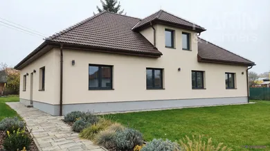 Na predaj 6-izbový dom, 110 m², Zemné