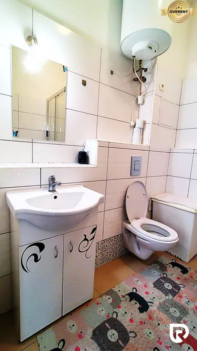 Na prenájom 2-izbový byt, 41 m², Senica, Továrenská