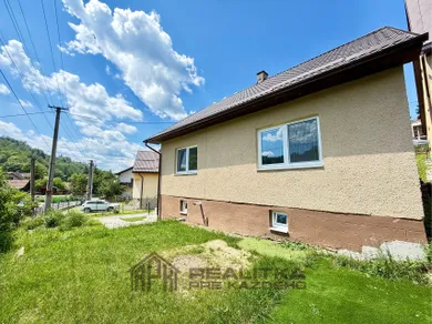 Na predaj dom, 180 m², Lodno