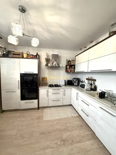 Квартиры на продажу, 4-комнатные, Humenné · €139 000