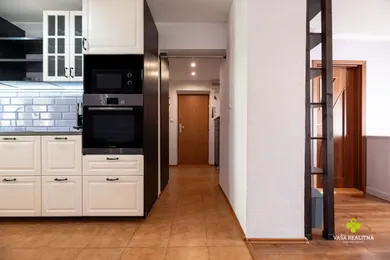 Na predaj 2-izbový byt, 52 m², Prievidza, Svätoplukova