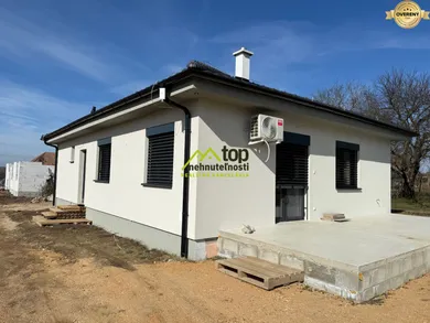 Domy na sprzedaż, 4-pokojowe, Oponice · €199 990