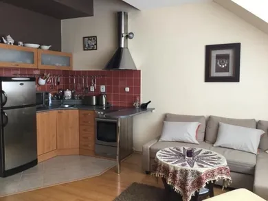 Na prenájom 2-izbový byt, 40 m², Bratislava-Staré Mesto, Zámocká