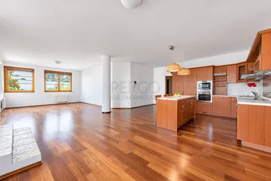 Na predaj 3-izbový byt, 122 m², Bratislava-Staré Mesto, Havlíčkova