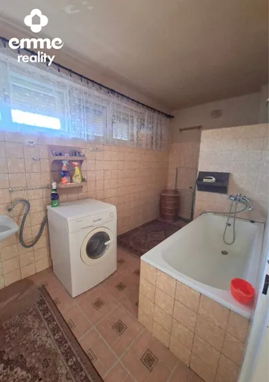 Na predaj dom, 304 m², Kútniky