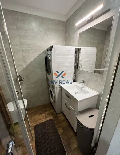 Na prenájom 2-izbový byt, 60 m², Banská Bystrica, Partizánska cesta