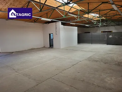 Na prenájom komerčné, 212 m², Bratislava-Dúbravka, Agátová