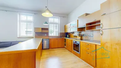 Na predaj dom, 660 m², Zvolen, Tomášikova