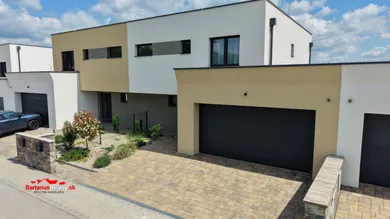 Domy na prenájom 4-izbový, Trenčín · €1 500