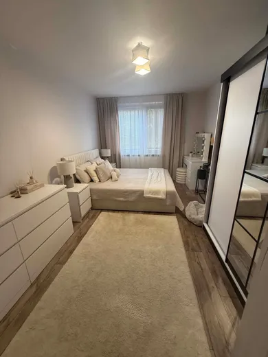 Na predaj 4-izbový byt, 86 m², Dunajská Streda, Nám. SNP