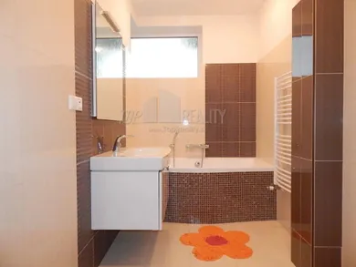 Na predaj dom, 140 m², Nitra