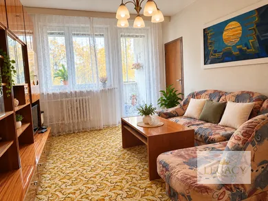 Na predaj 4-izbový byt, 75 m², Bratislava-Petržalka, Medveďovej