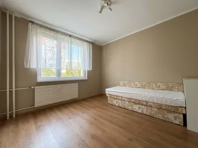 Na predaj 3-izbový byt, 72 m², Komárno