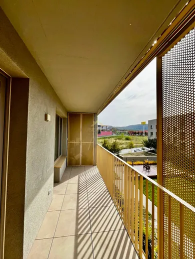 Na predaj 2-izbový byt, 63 m², Bratislava-Devínska Nová Ves