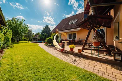 Na predaj dom, 382 m², Bratislava-Podunajské Biskupice