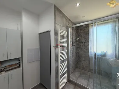 Na predaj 3-izbový byt, 90 m², Dolné Trhovište