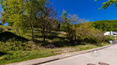 Na predaj pozemok, 859 m², Marianka, Karpatská