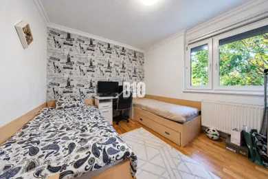 Na predaj 4-izbový byt, 99 m², Bratislava-Petržalka, Zadunajská cesta